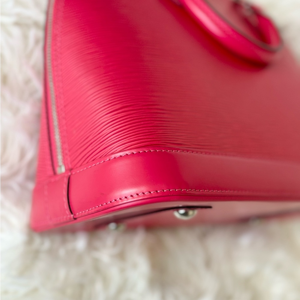 β¨π©·Authentic Louis Vuitton Epi Alma PM Grenade π©·β¨ - Picture 9 of 15
